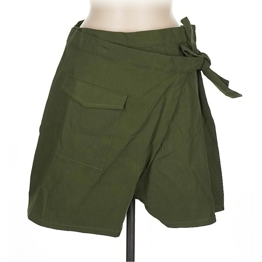 BNWT Anthropologie skirt. Size Medium.